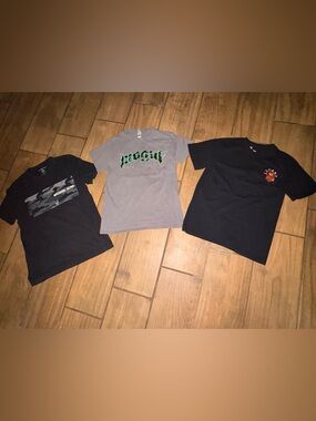 Teen/Young men’s graphic tshirt bundle size Small